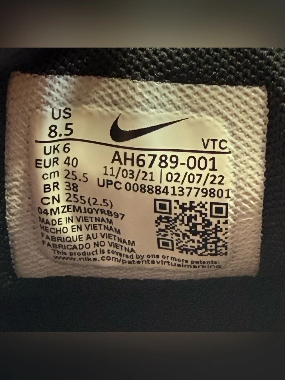 Nike Air Max 270 Black White Athletic Running Shoes AH6789-001 Women’s Size 8.5